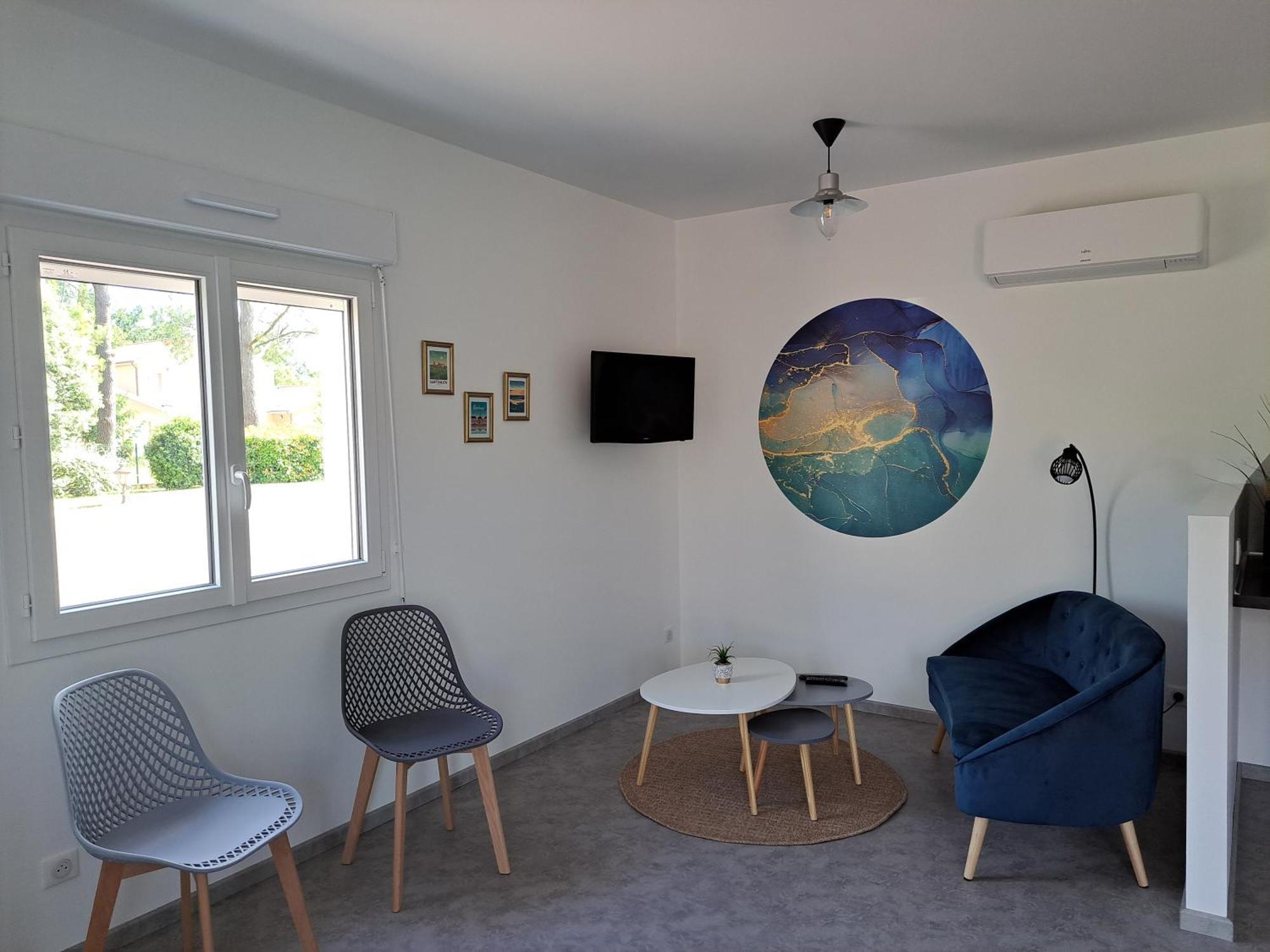 A La Source Holiday home Saint-Medard-de-Guizieres